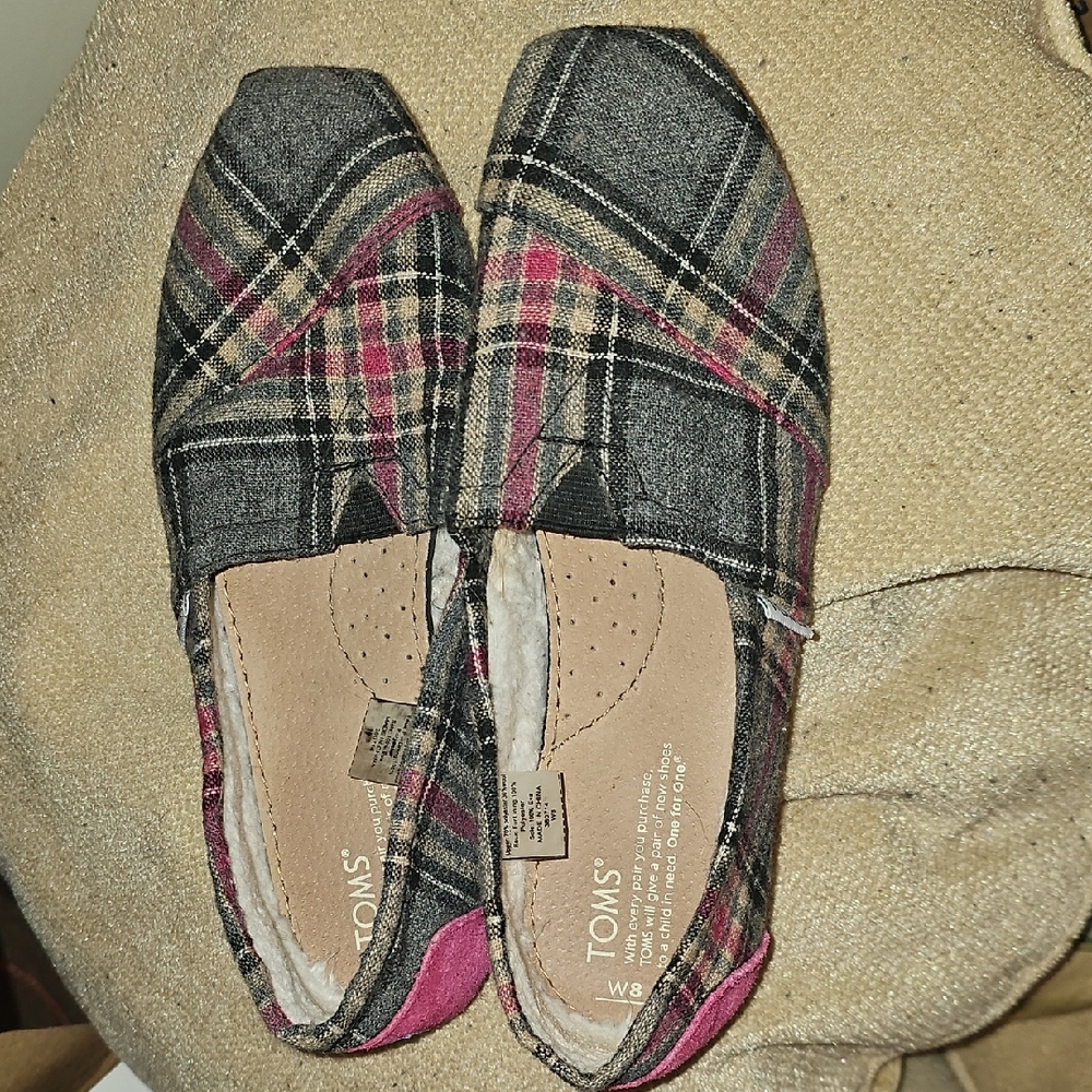 TOMS Women's Black and Pink Plaid Flats